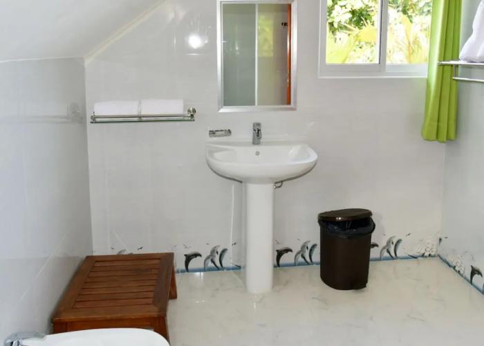 Sea Splash & La Petite Maison