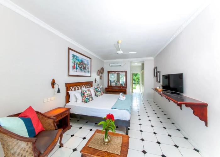 Palm Beach Hotel