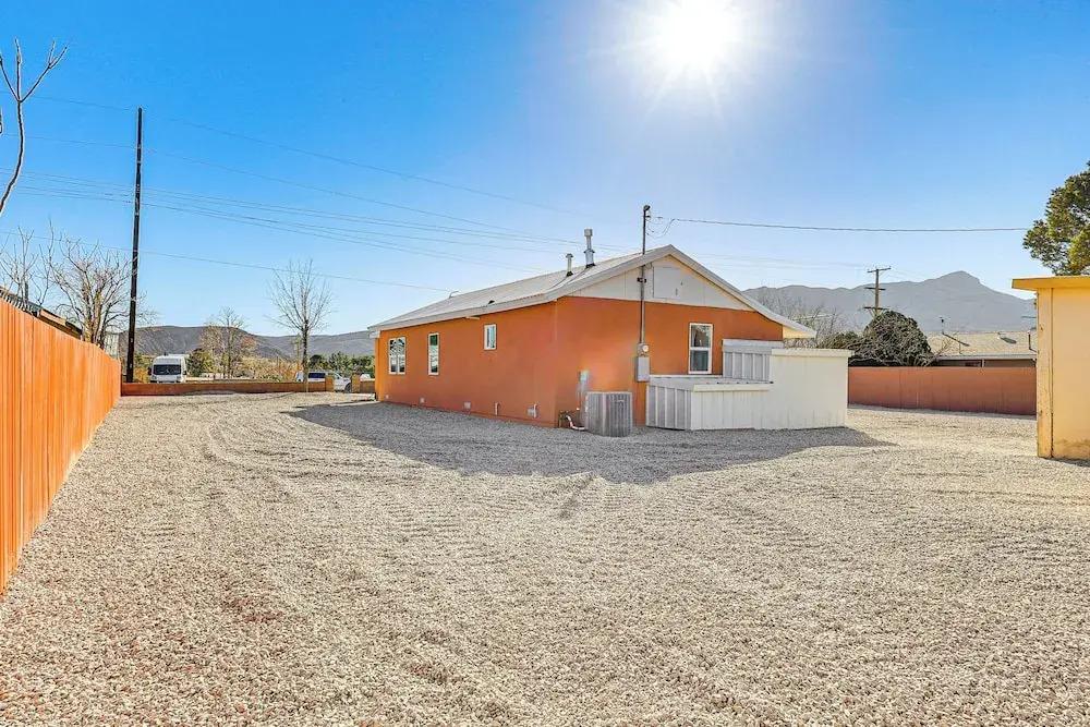 3 Mi to Elephant Butte Lake: Cozy Retreat!