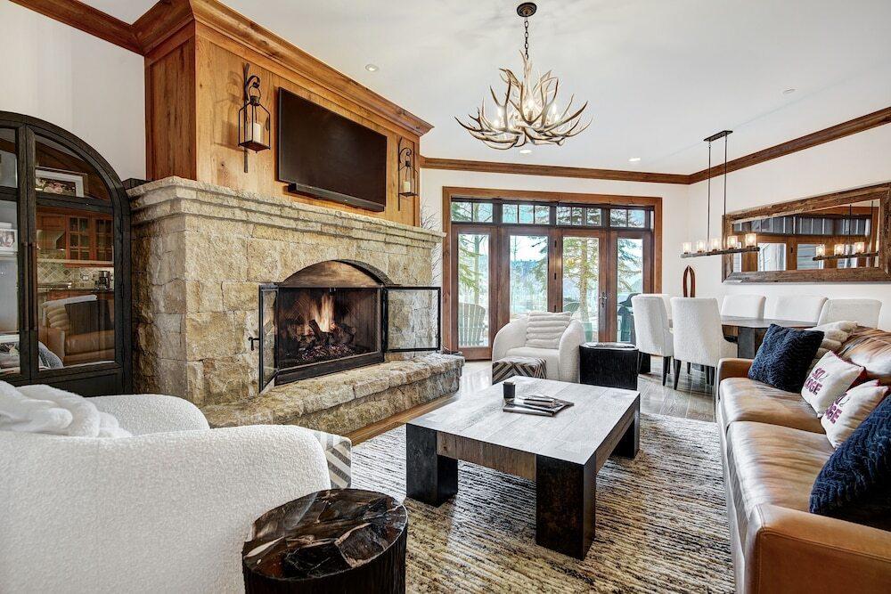 Ski-in Ski-out 1 Bdr+den In Exclusive Horizon Pass 1 Bedroom Condo by RedAwning