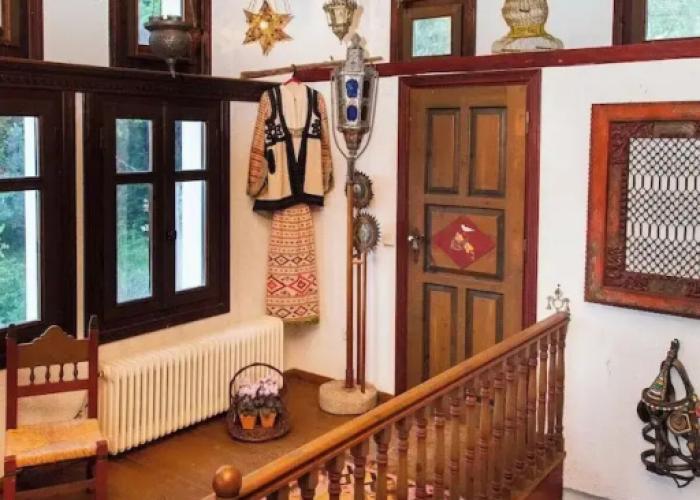 260m2 Unique Mountain House in Lilea Parnasos