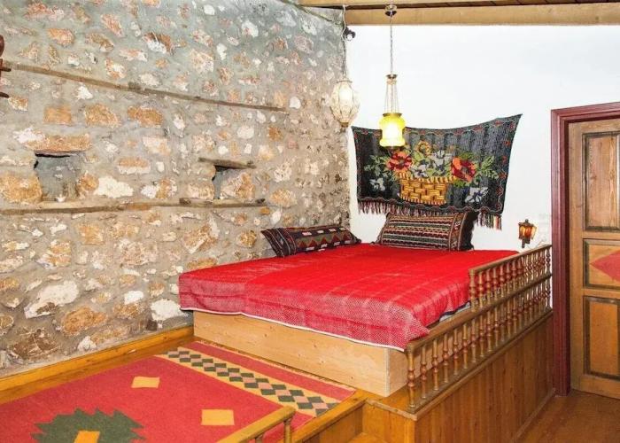 260m2 Unique Mountain House in Lilea Parnasos
