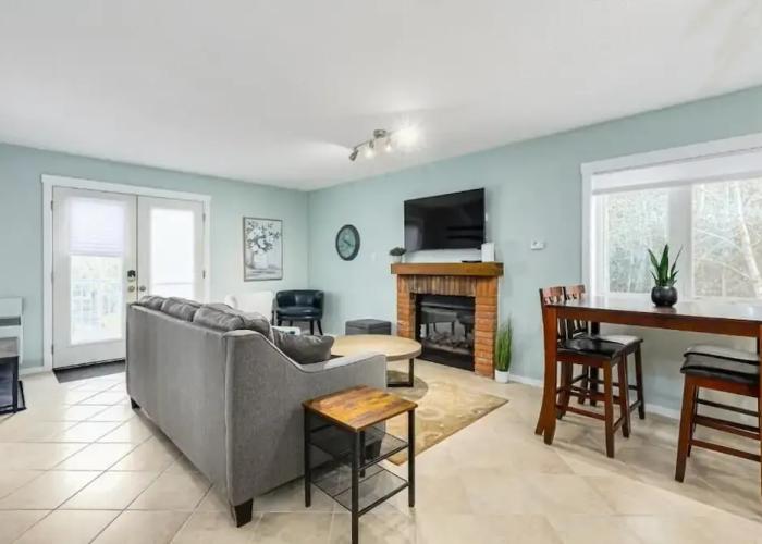 The Alpine - Central Collingwood Condo