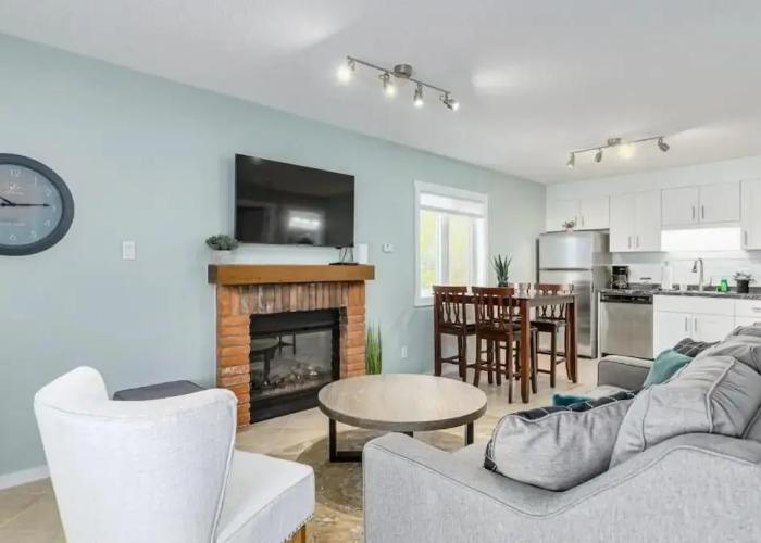 The Alpine - Central Collingwood Condo