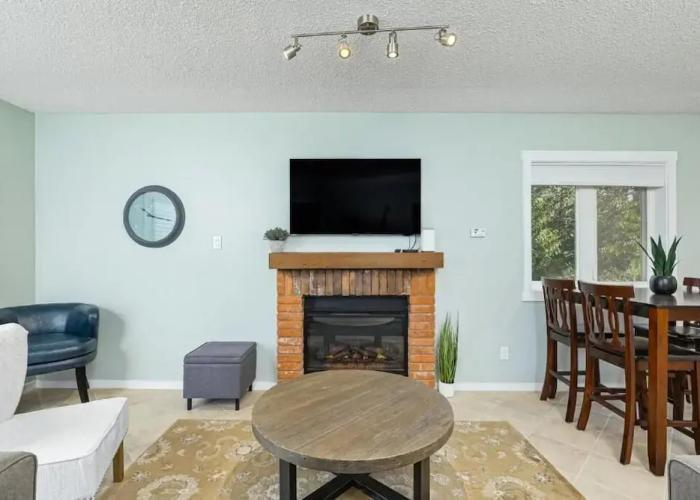 The Alpine - Central Collingwood Condo
