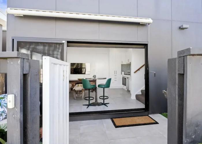 1 Bedroom Modern Townhouse in Casuarina