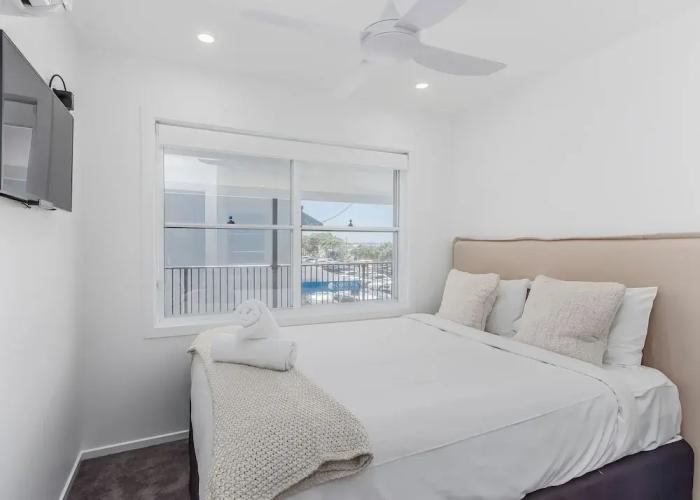 Relax on Marine Parade 2 BDR Apartment