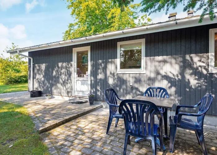6 Person Holiday Home in Logstor