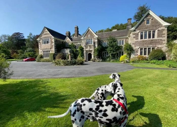 Lewtrenchard Manor