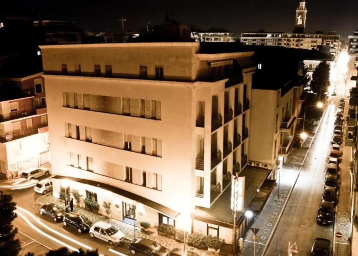 Phi Hotel Ambra