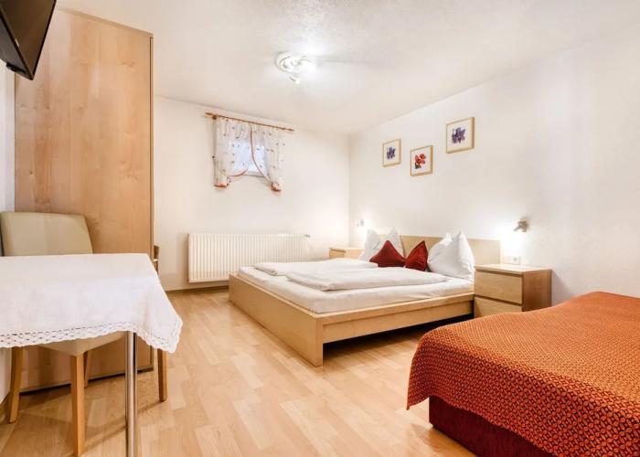Haus Alvier - 3-zimmer Fewo Rothorn mit Terrasse