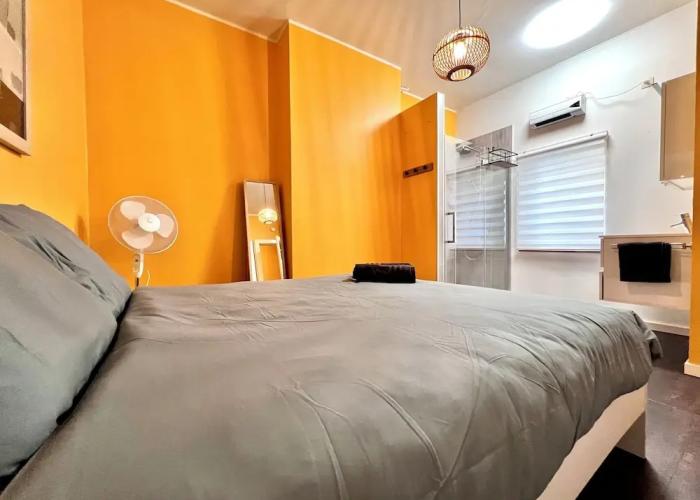 Beachfront & Sea View Sleeps 6