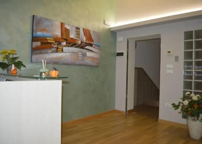 B&B Jolie Center