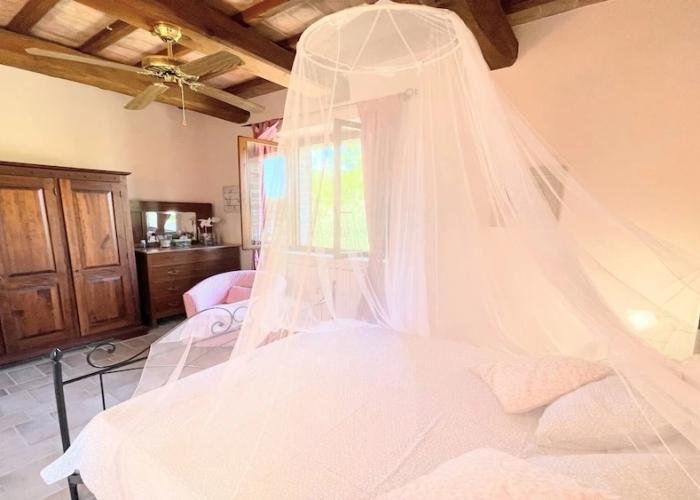 Large Villa - Sleeps 10 - Pool - Pergola - Playground for Children - Wifi