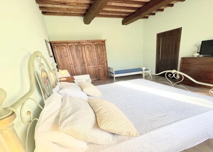 Large Villa - Sleeps 10 - Pool - Pergola - Playground for Children - Wifi