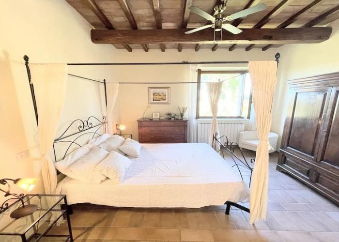 Large Villa - Sleeps 10 - Pool - Pergola - Playground for Children - Wifi