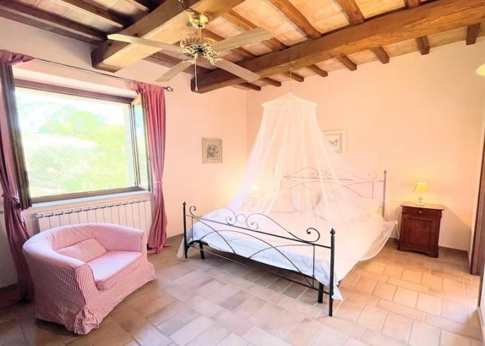 Large Villa - Sleeps 10 - Pool - Pergola - Playground for Children - Wifi