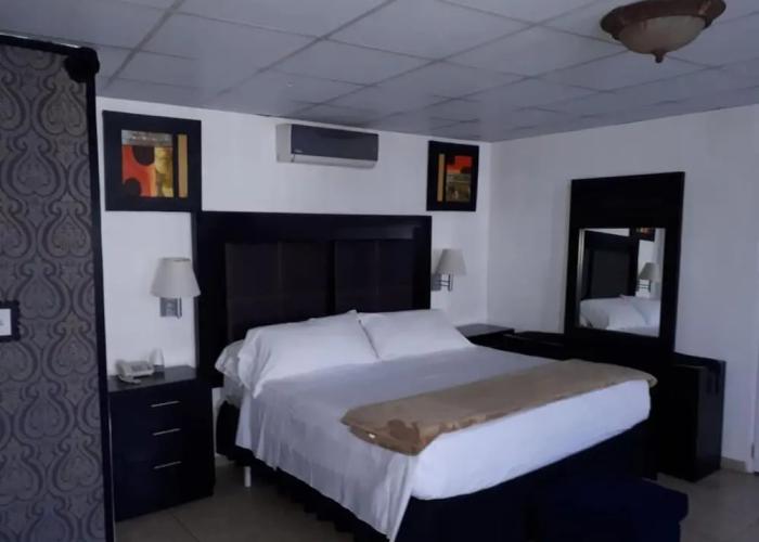 Hotel California Panama