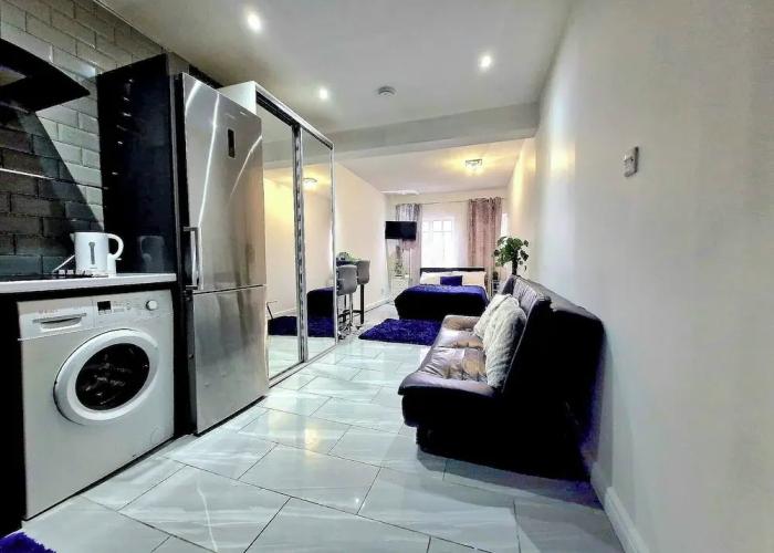 Seaside Escape - Sleeps 4 - Pets Ok - Free Parking