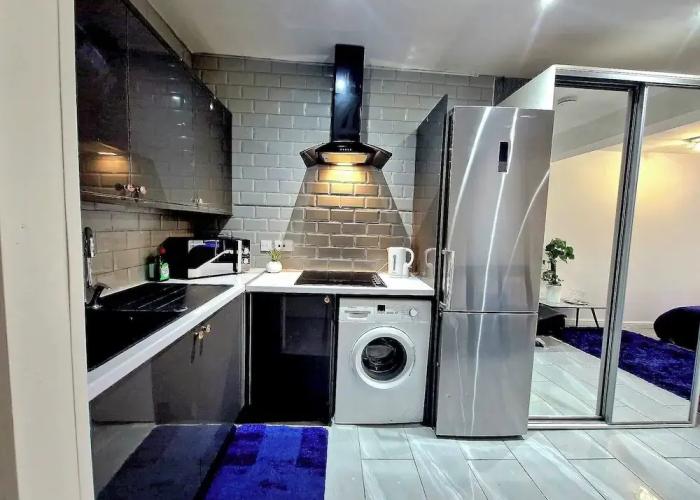Seaside Escape - Sleeps 4 - Pets Ok - Free Parking