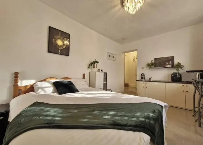 Beachside Retreat - Pets Ok - Free Parking