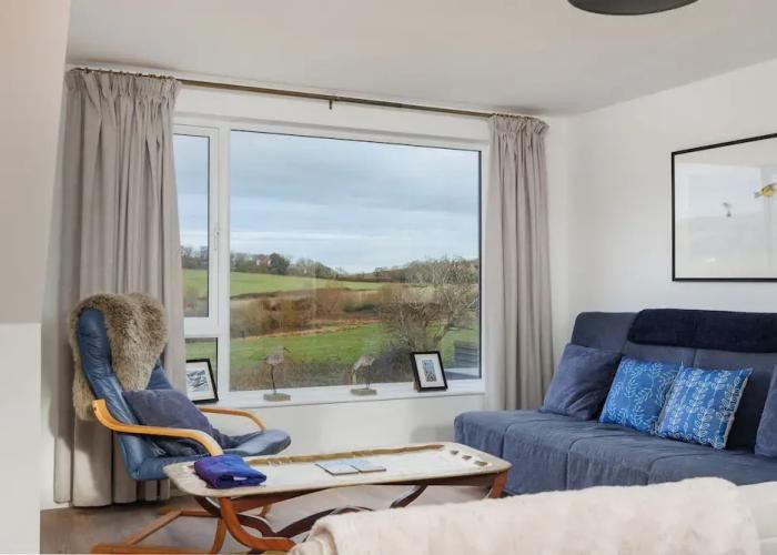 Sea Breeze Your Coastal Sanctuary in Sandown