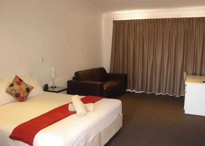Crossroads Ecomotel