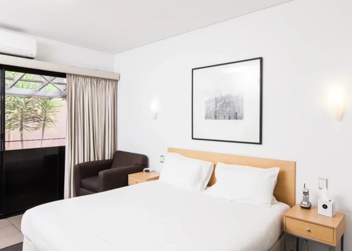 Majestic Oasis Apartments
