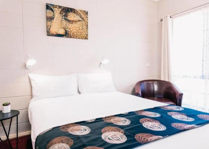 Motel Poinsettia