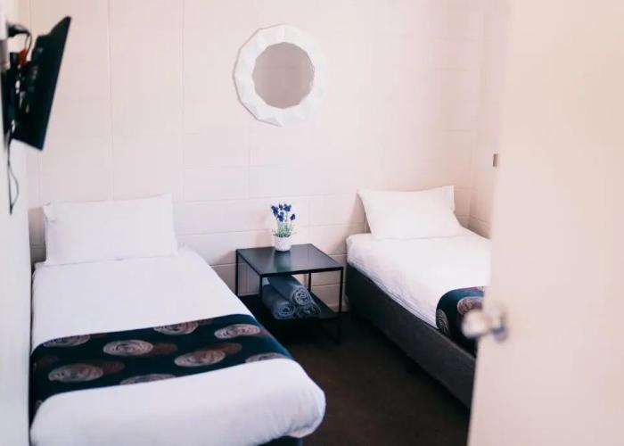 Motel Poinsettia