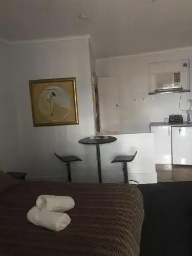 Flinders Hotel Motel