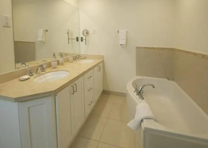 Palm Beach 110 3 Bedroom Condo