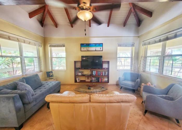 Lucky Duck Villa - Huge Beachfront Pool and Pier