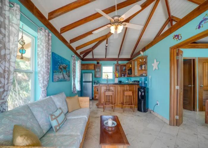 Lucky Duck Villa - Huge Beachfront Pool and Pier