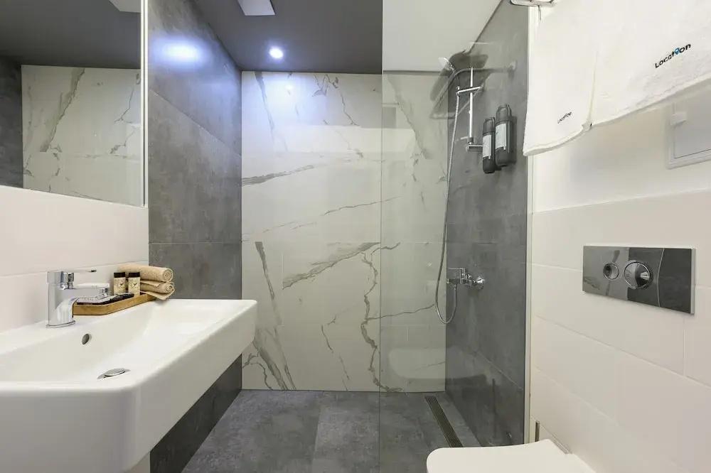 фото Location Hotel