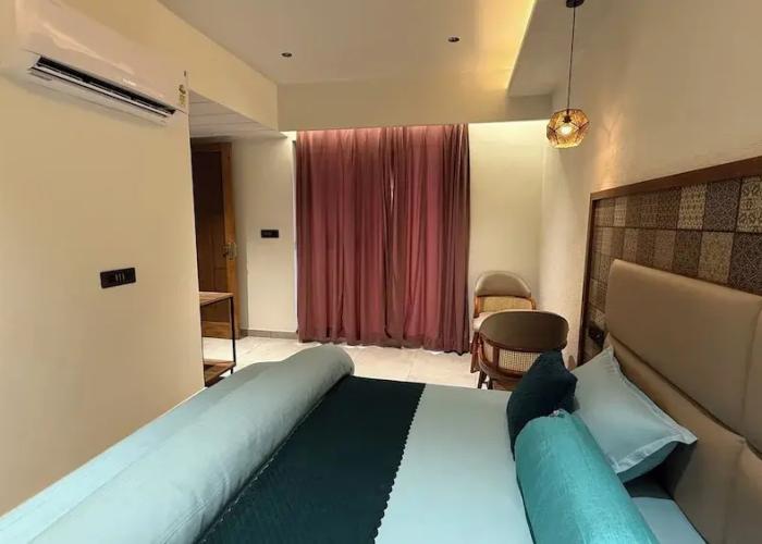 Yes Hotel By The Ganges