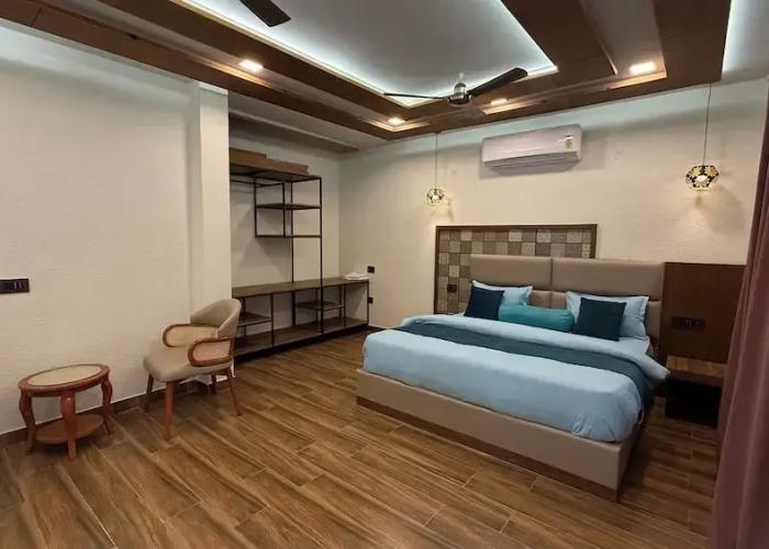 Yes Hotel By The Ganges