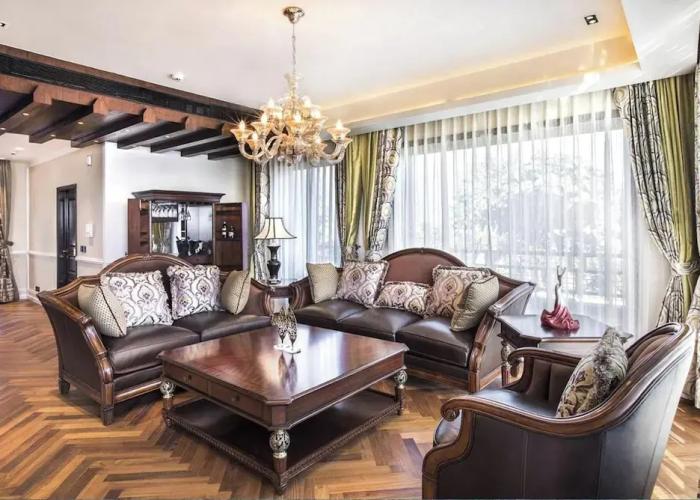 A Majestic and Luxurious Villa Overlooking the Ganges