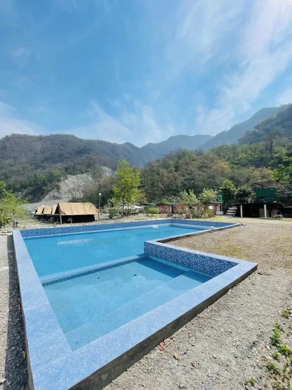 фото River Camp Cottages Rishikesh