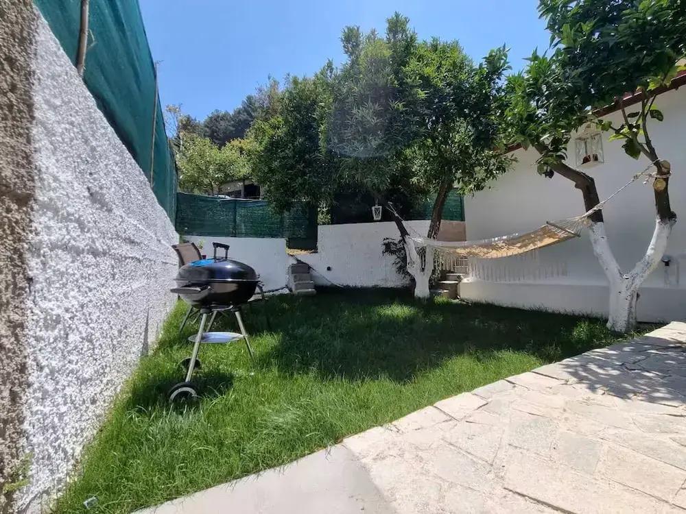 The Garden House in Paradisi