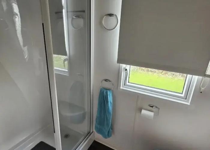 Heidi 2 Bed Robin Hood