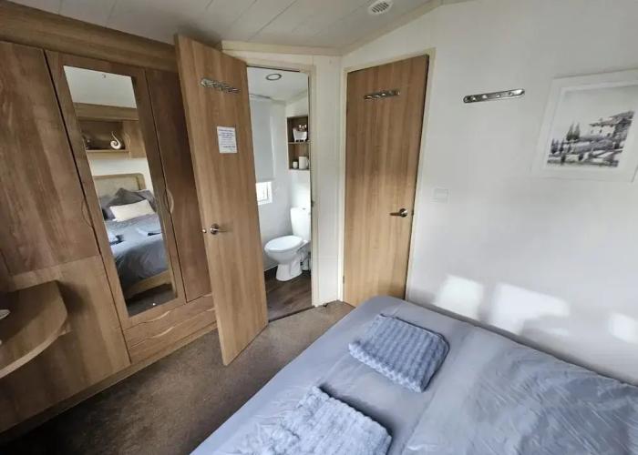 Heidi 2 Bed Robin Hood