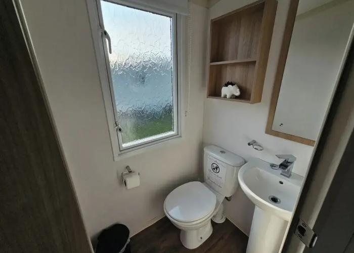 Angie 2 Bed Rhyl Robinhood