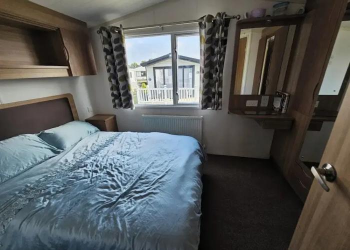 Angie 2 Bed Rhyl Robinhood
