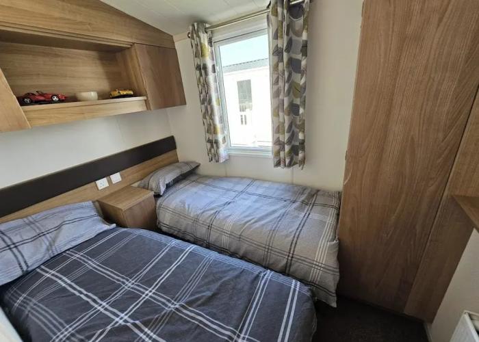 Angie 2 Bed Rhyl Robinhood