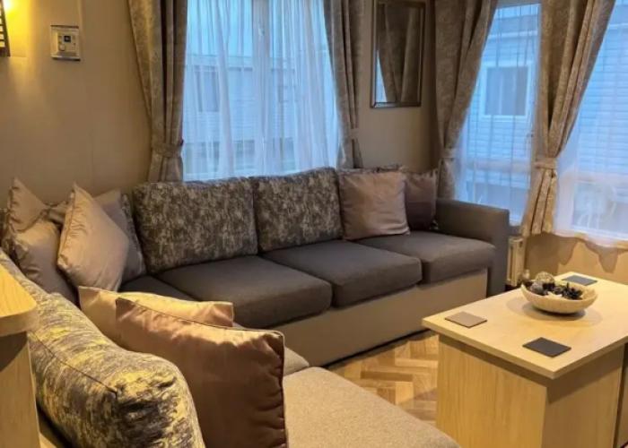 3 Bedroom Stunning Caravan Justin