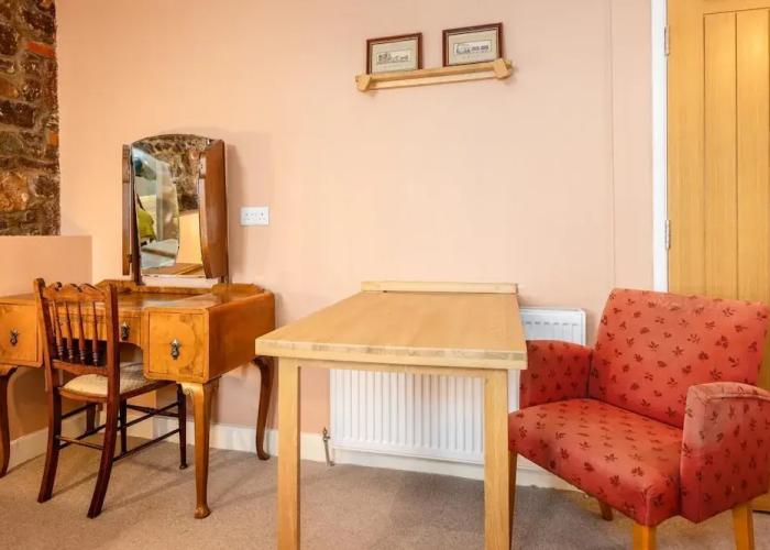 The Red Admiral Hotel