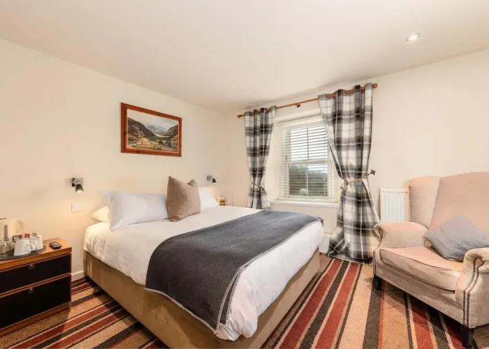 The Red Admiral Hotel