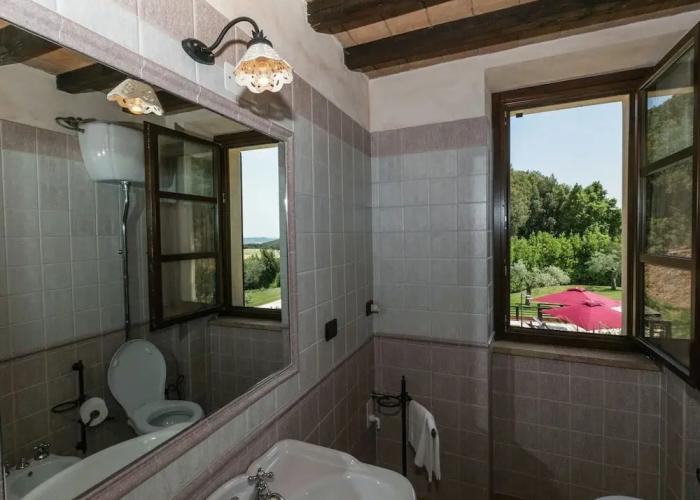 Elegant Apartment Only 1 Hour From Rome