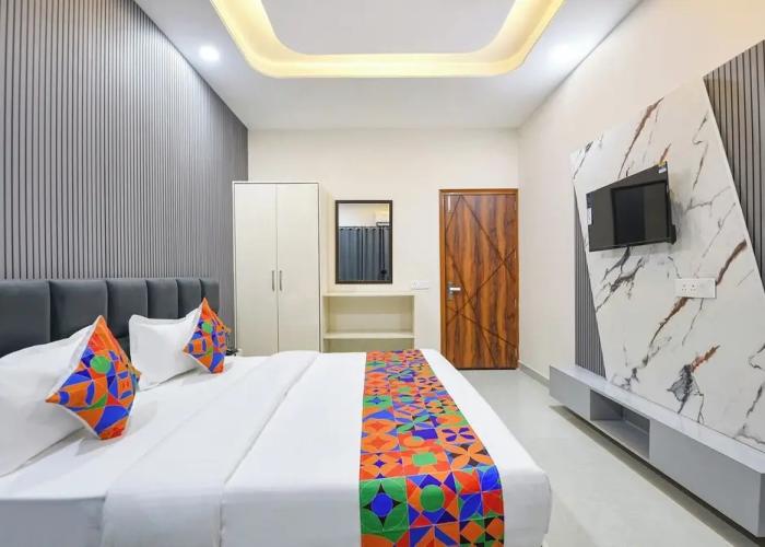 Fabhotel Regal